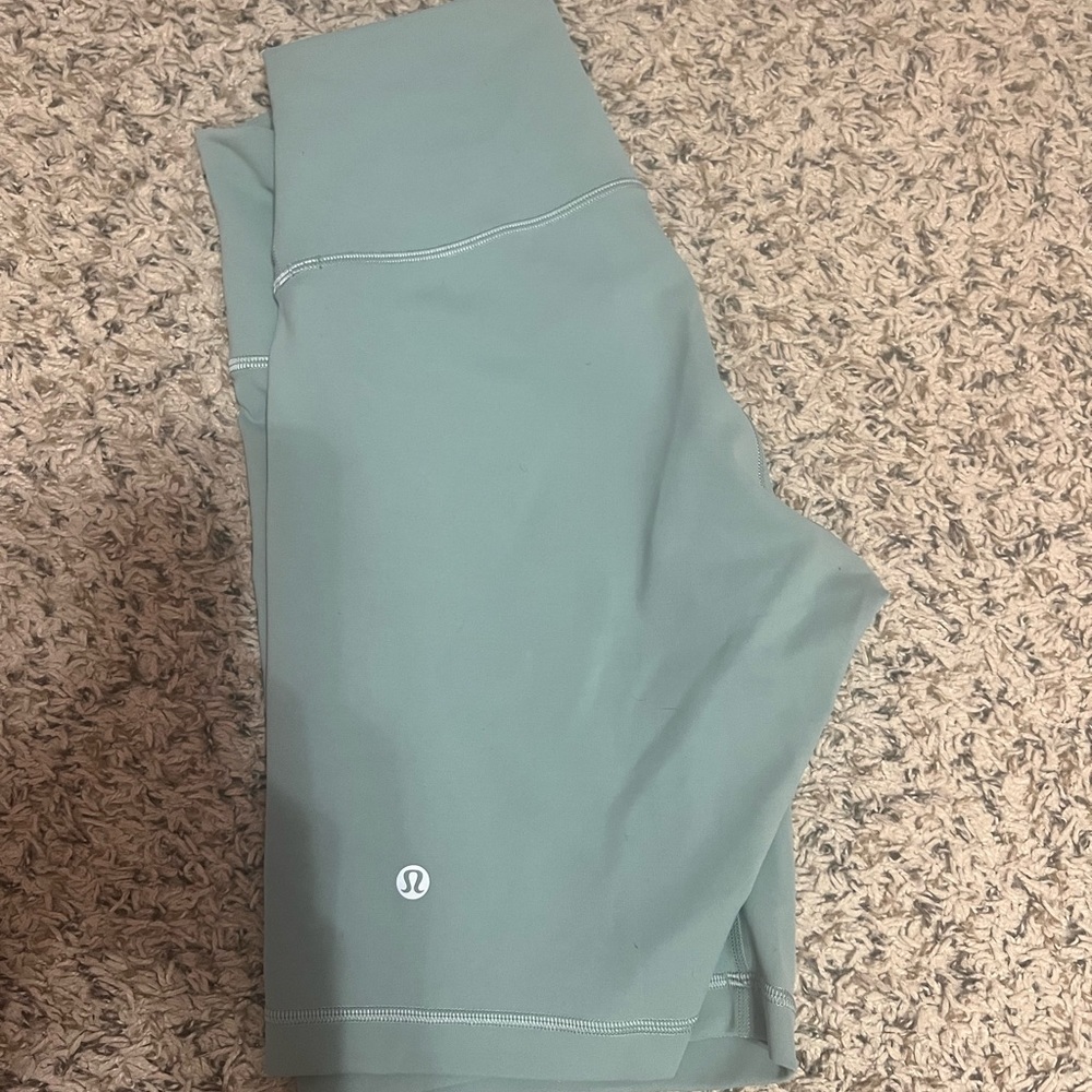 LULULEMON Wunder Train Contour Fit 8” Inseam Size 8